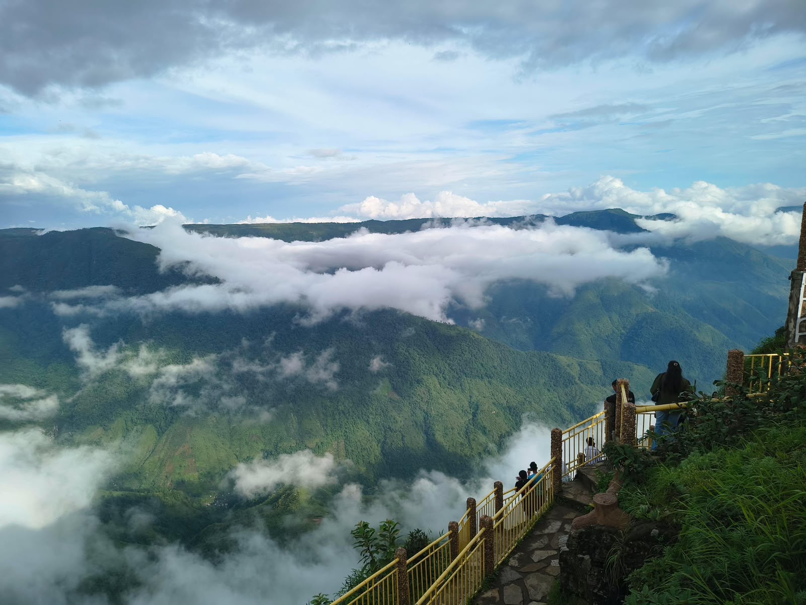 5 Days / 4 Nights Meghalaya Tour